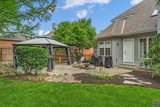 5737 SW Clarion LN, Topeka, KS 66610