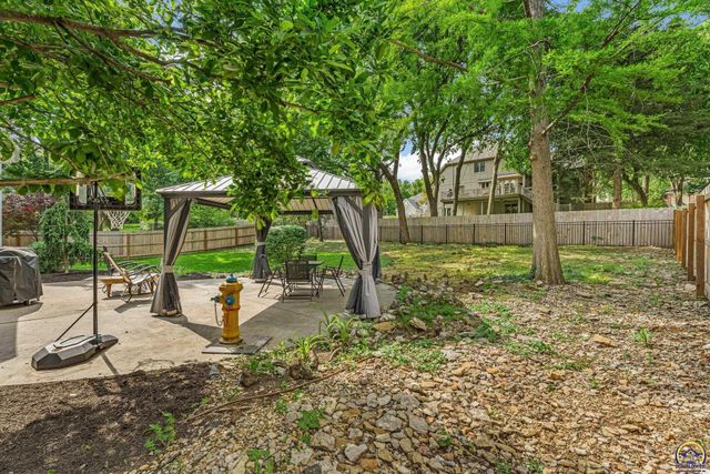 5737 SW Clarion LN, Topeka, KS 66610