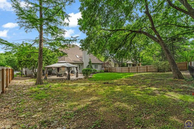 5737 SW Clarion LN, Topeka, KS 66610