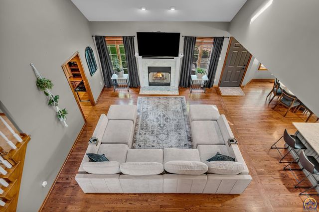 5737 SW Clarion LN, Topeka, KS 66610