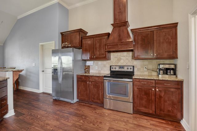 565 County Road 182 E, Overton, TX 75684