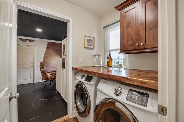 565 County Road 182 E, Overton, TX 75684