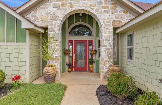 565 County Road 182 E, Overton, TX 75684