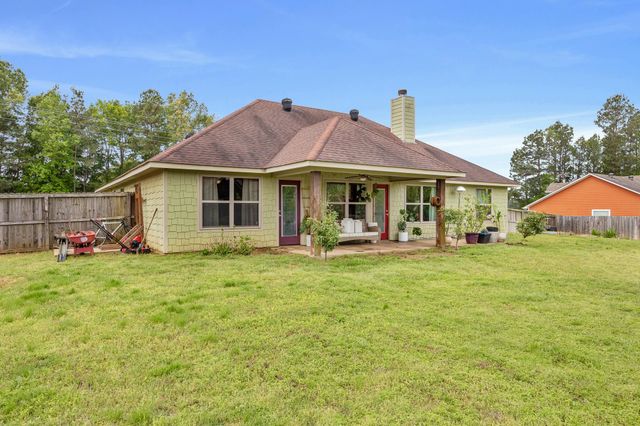 565 County Road 182 E, Overton, TX 75684