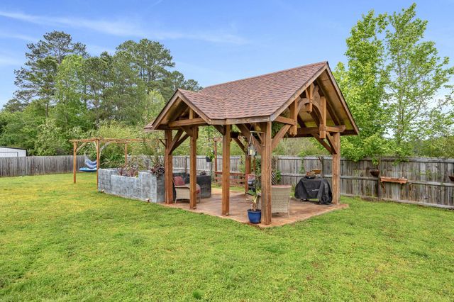 565 County Road 182 E, Overton, TX 75684
