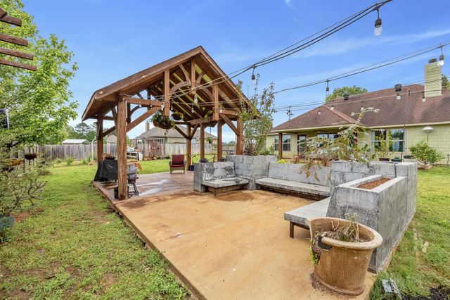565 County Road 182 E, Overton, TX 75684