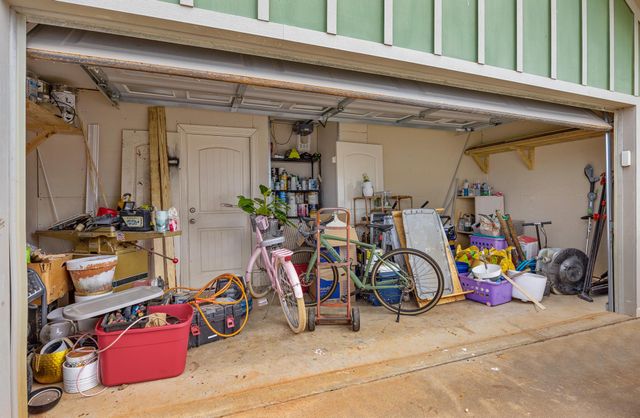 565 County Road 182 E, Overton, TX 75684