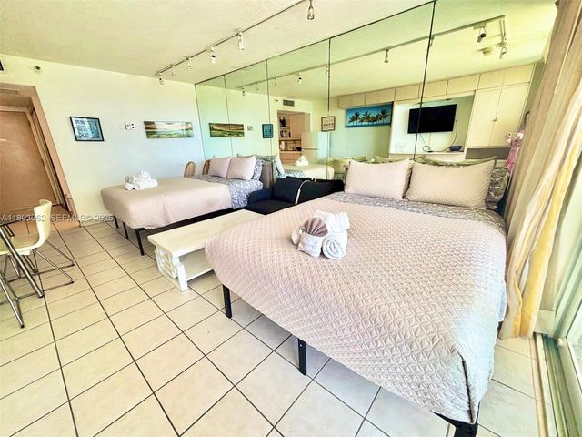 19201 Collins Avenue 606, Sunny Isles Beach, FL 33160