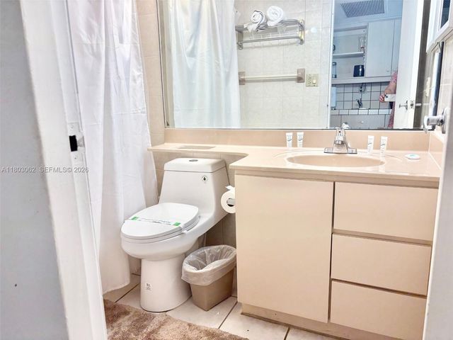 19201 Collins Avenue 606, Sunny Isles Beach, FL 33160