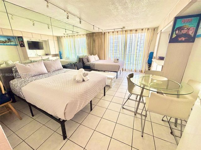 19201 Collins Avenue 606, Sunny Isles Beach, FL 33160