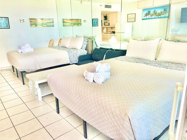 19201 Collins Avenue 606, Sunny Isles Beach, FL 33160
