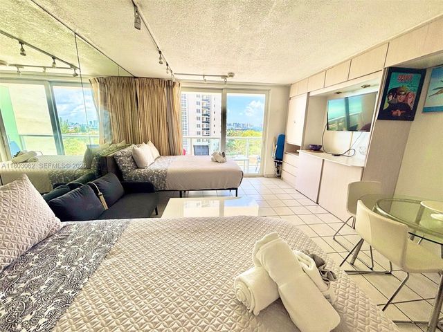 19201 Collins Avenue 606, Sunny Isles Beach, FL 33160