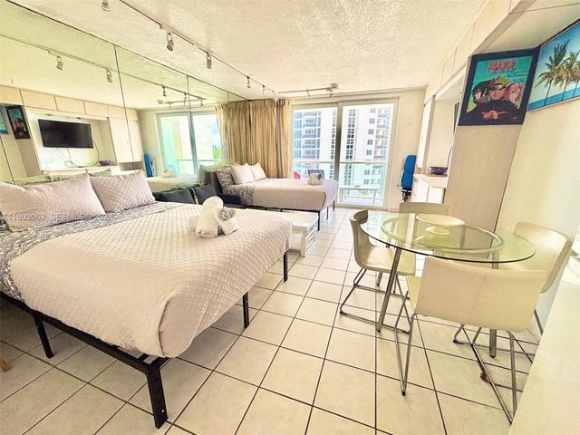 19201 Collins Avenue 606, Sunny Isles Beach, FL 33160