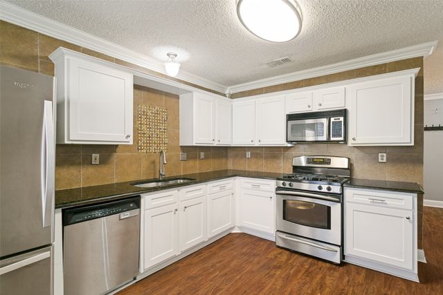 1754 Circle Creek Drive, Lewisville, TX 75067