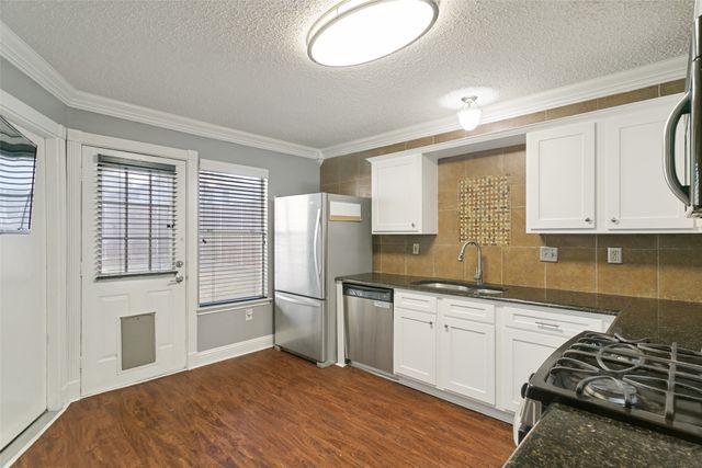 1754 Circle Creek Drive, Lewisville, TX 75067