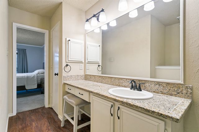 1754 Circle Creek Drive, Lewisville, TX 75067