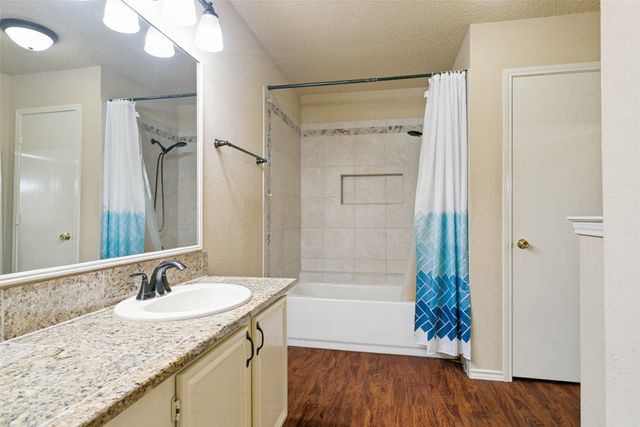 1754 Circle Creek Drive, Lewisville, TX 75067