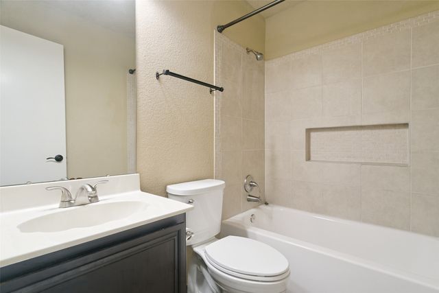1754 Circle Creek Drive, Lewisville, TX 75067