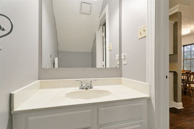 1754 Circle Creek Drive, Lewisville, TX 75067