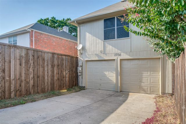 1754 Circle Creek Drive, Lewisville, TX 75067