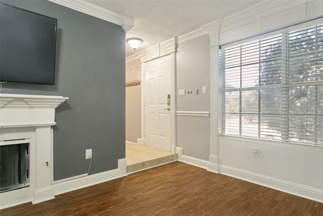 1754 Circle Creek Drive, Lewisville, TX 75067