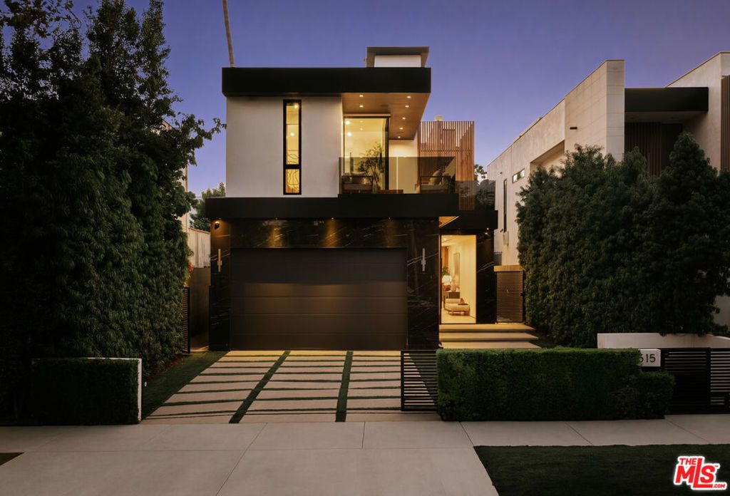 Image 24 of property listing at 515 N Harper Avenue, Los Angeles, CA 90048