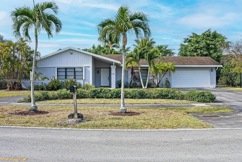 10900 SW 124th Road, Miami, FL 33176