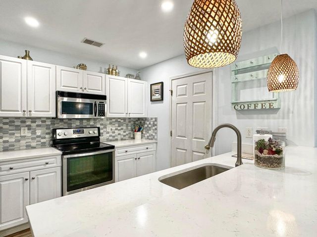 1005 Island View Court, Charleston, SC 29492