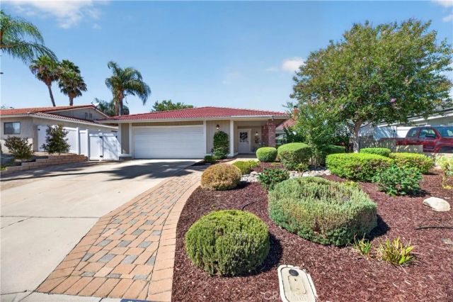 23664 Outrigger, Canyon Lake, CA 92587