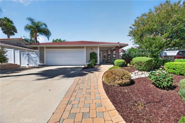 23664 Outrigger, Canyon Lake, CA 92587