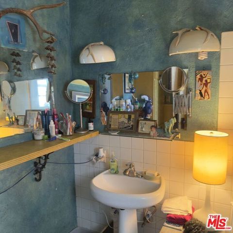 3728 York Boulevard, Los Angeles, CA 90065