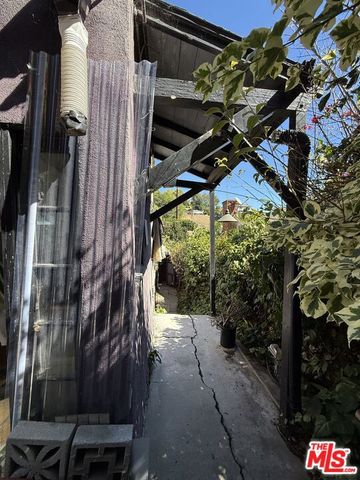 3728 York Boulevard, Los Angeles, CA 90065