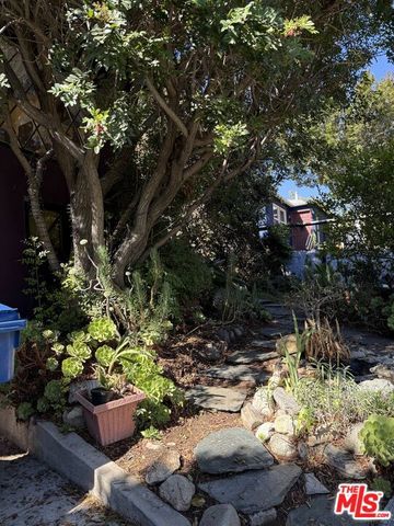 3728 York Boulevard, Los Angeles, CA 90065