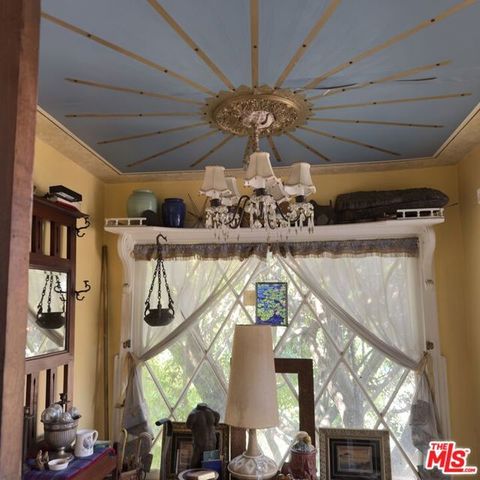 3728 York Boulevard, Los Angeles, CA 90065