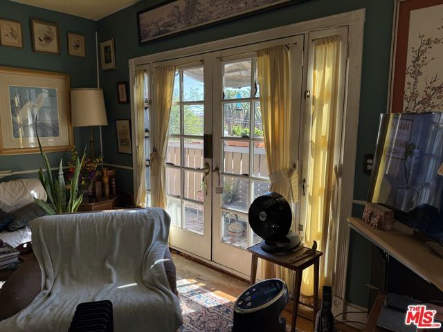 3728 York Boulevard, Los Angeles, CA 90065