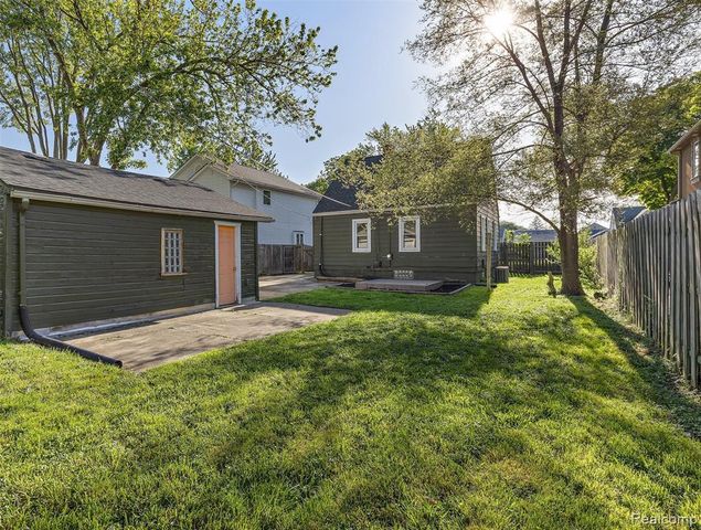 3477 Cummings Avenue, Berkley City, MI 48072