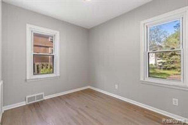 3477 Cummings Avenue, Berkley City, MI 48072