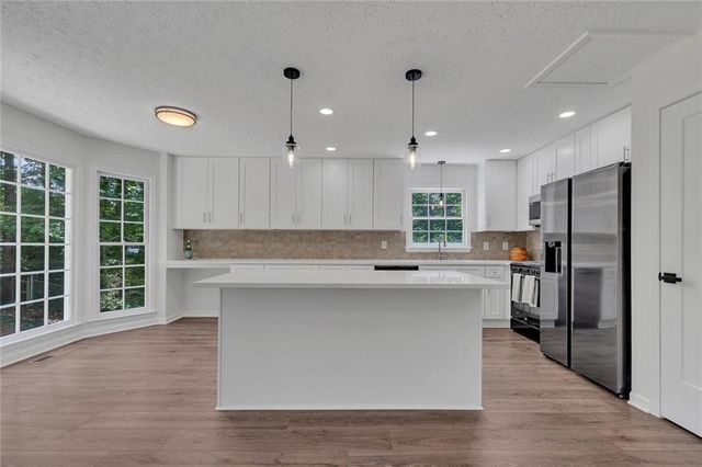 132 Springwater Trace, Woodstock, GA 30188