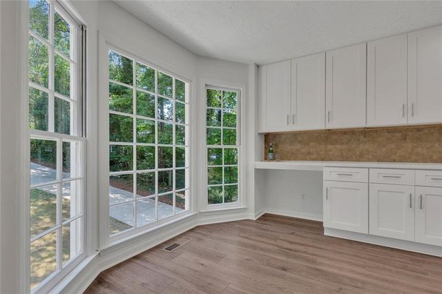 132 Springwater Trace, Woodstock, GA 30188