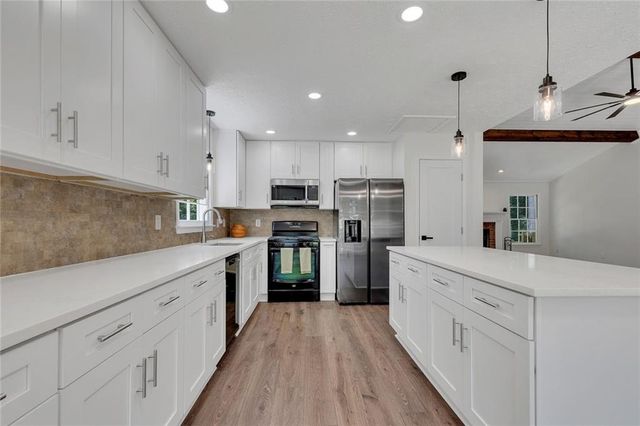 132 Springwater Trace, Woodstock, GA 30188