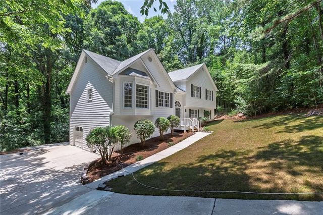 132 Springwater Trace, Woodstock, GA 30188