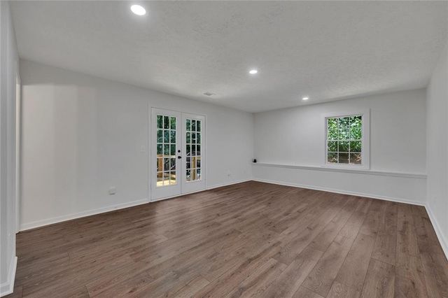 132 Springwater Trace, Woodstock, GA 30188