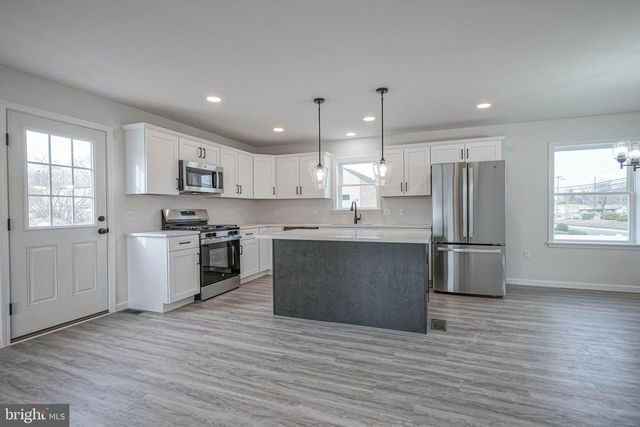 5 MYRTLE AVE, Gloucester City, NJ 08030