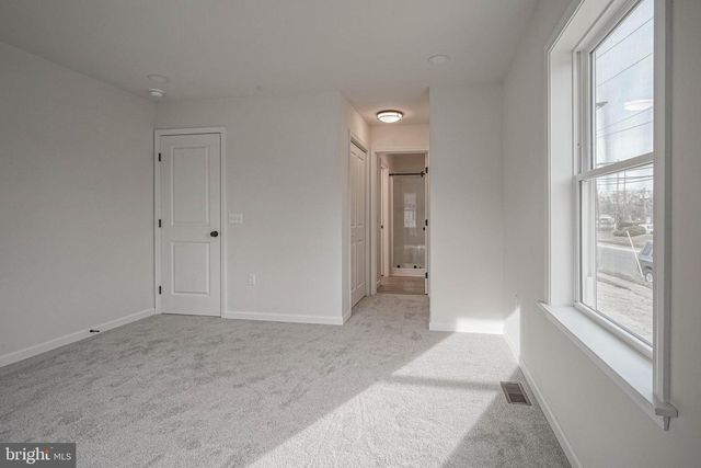 5 MYRTLE AVE, Gloucester City, NJ 08030