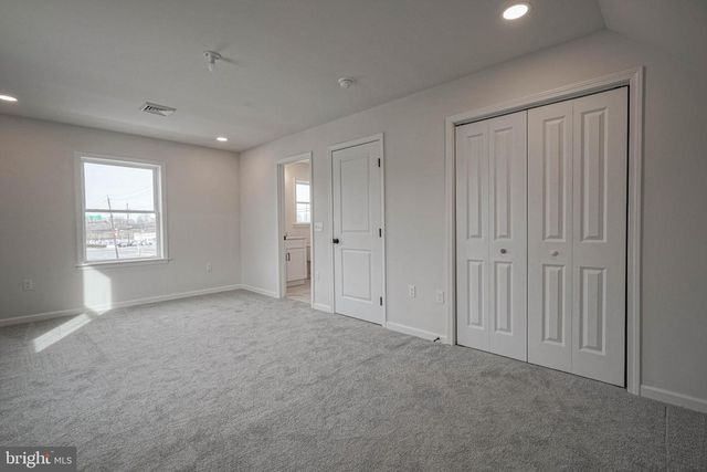 5 MYRTLE AVE, Gloucester City, NJ 08030