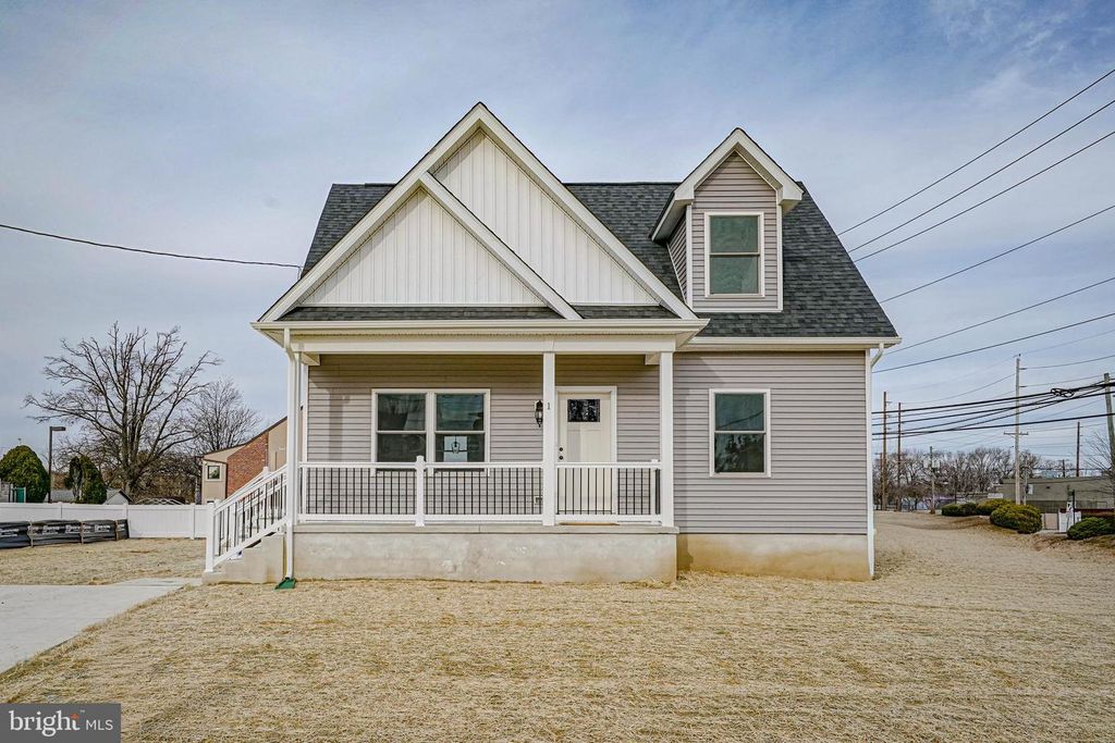 5 MYRTLE AVE, Gloucester City, NJ 08030