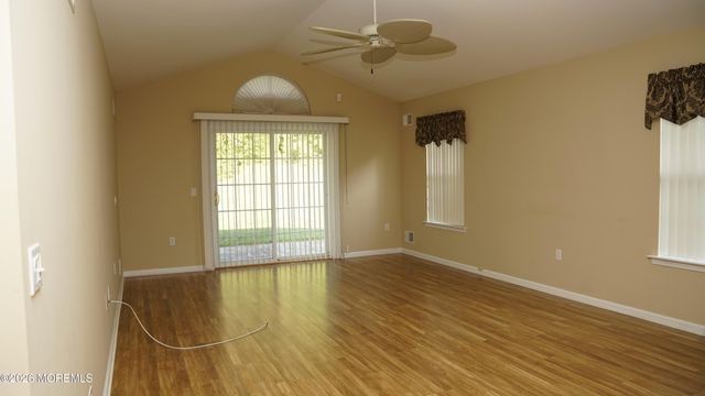 48 Ivy Hill Road, Lakewood, NJ 08701