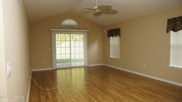 48 Ivy Hill Road, Lakewood, NJ 08701