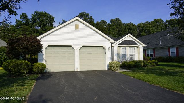 48 Ivy Hill Road, Lakewood, NJ 08701