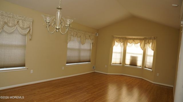 48 Ivy Hill Road, Lakewood, NJ 08701